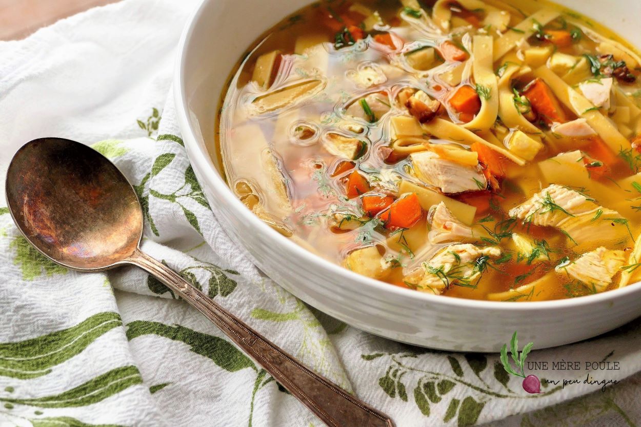 Soupe au poulet et nouilles avec légumes rôtis – UNE MÈRE POULE UN PEU  DINGUE